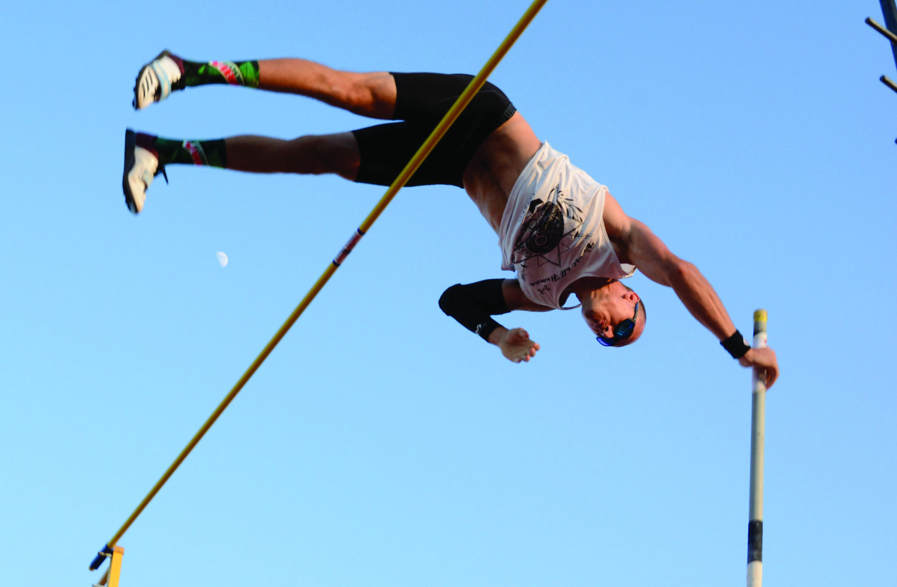 7-14 POLE VAULT 7